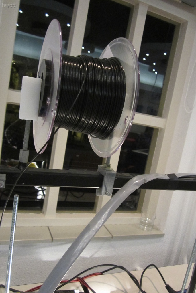 12 Rol draad bedient de 3D printer.